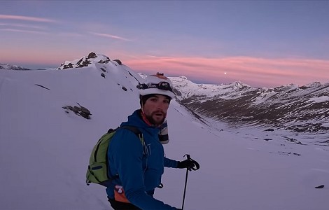 Vídeo: Benjamin Védrines, Queyras Express.  138Km, 12.3330m D+ con los esquís en 2 días
