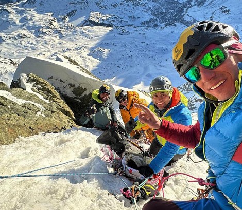 Nueva vía en el Matterhorn:  Una Follia per Adriana, 800m, R4, M7, 6B