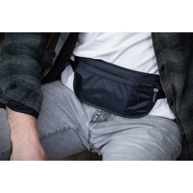 Vyölaukku cocoon TRAVEL WAIST WALLET Phantom Black