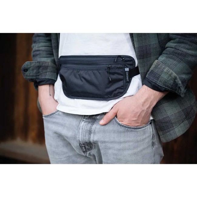 Vyölaukku cocoon TRAVEL WAIST WALLET Phantom Black