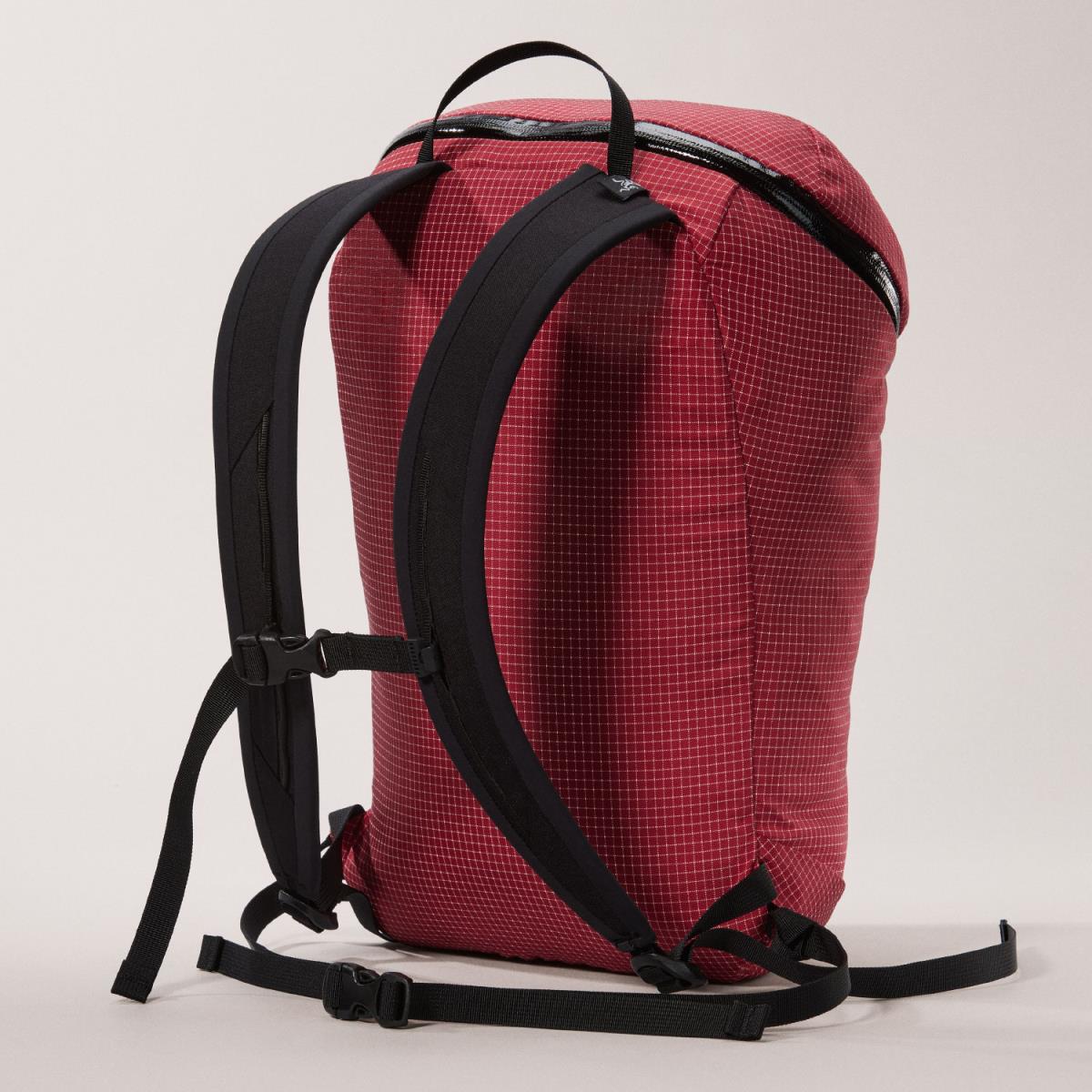 公式サイト - ハイブランドの新作が続々登場 Konseal Arc'teryx 15 Barrabes | Heritage Backpack バッグ