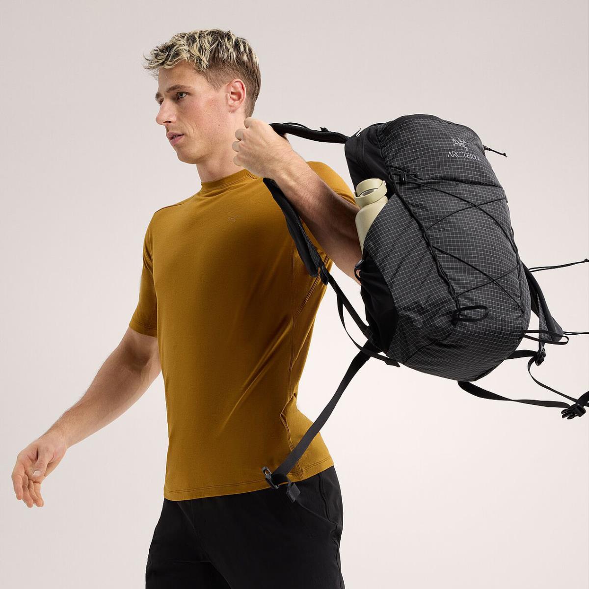 Arc'teryx Aerios 18 Backpack Black | Barrabes